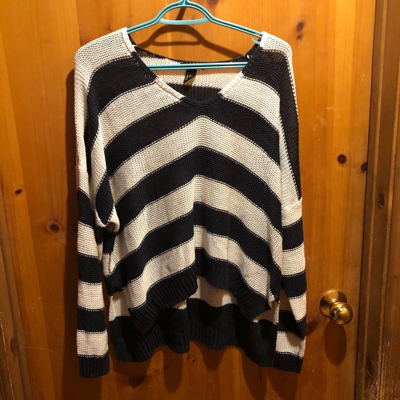 Size M H&M sweater - Picture 1 of 2